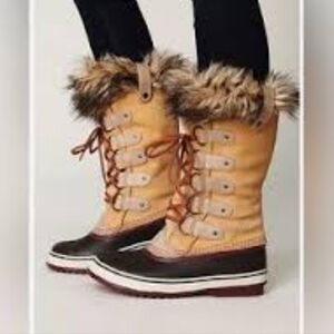 Size 9 Sorel Joan of Arctic Leather/Faux Fur Boots